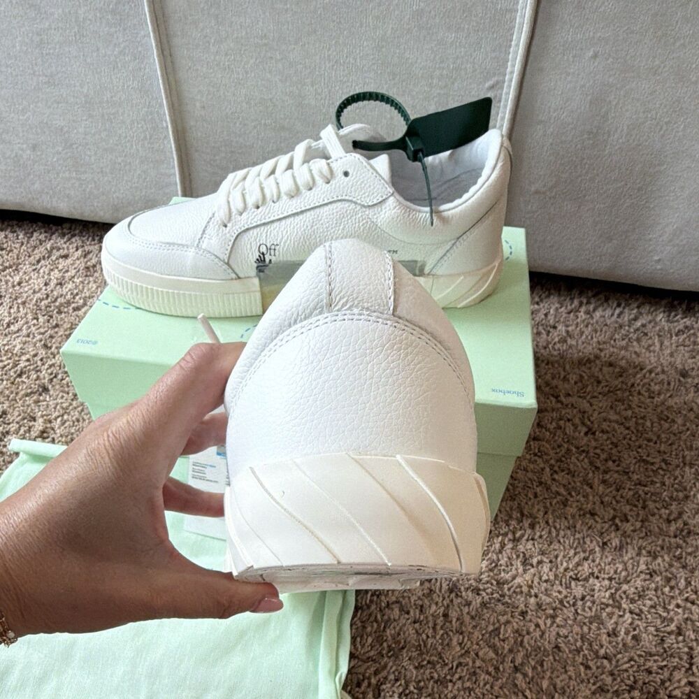 ⁠NIB Off-White Low Vulcanized White Leather Sneakers EU 41 US 8 Entrupy Cert - Picture 5 of 7